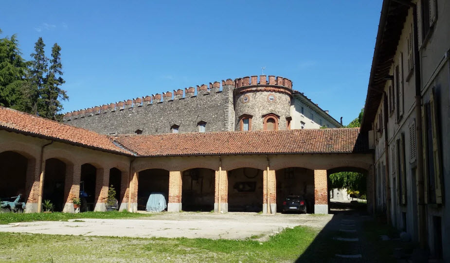 Castello di Caidate, Italy